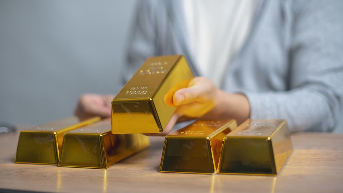 Analisis Emas Turun Jelang The Fed; Perak Reli di Atas $60 - Data Pasar 2025-12-10