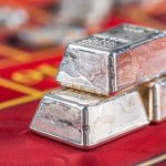 Perak Tembus $110! Pasar Lagi Khawatir, Dolar Loyo