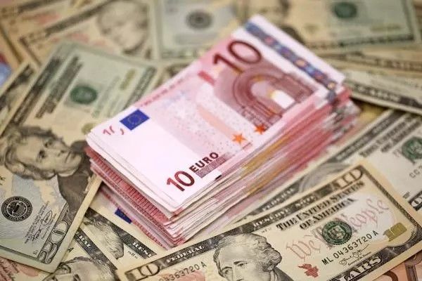 Analisis Dolar Disokong Risk-Off, Euro Cuma Naik Tipis - Data Pasar 2026-02-06