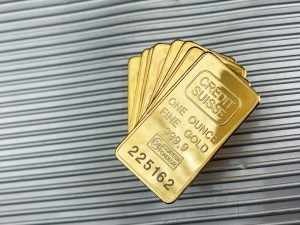 Emas Turun ke Level Terendah Sejak Akhir Maret, USD Masih Kuat