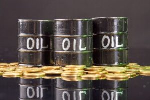 Oil Rises Again, US Strikes on Iran Threaten Ceasefire