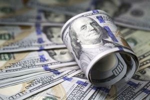 Dolar Bertahan Kuat, Kejutan The Fed Mengintai