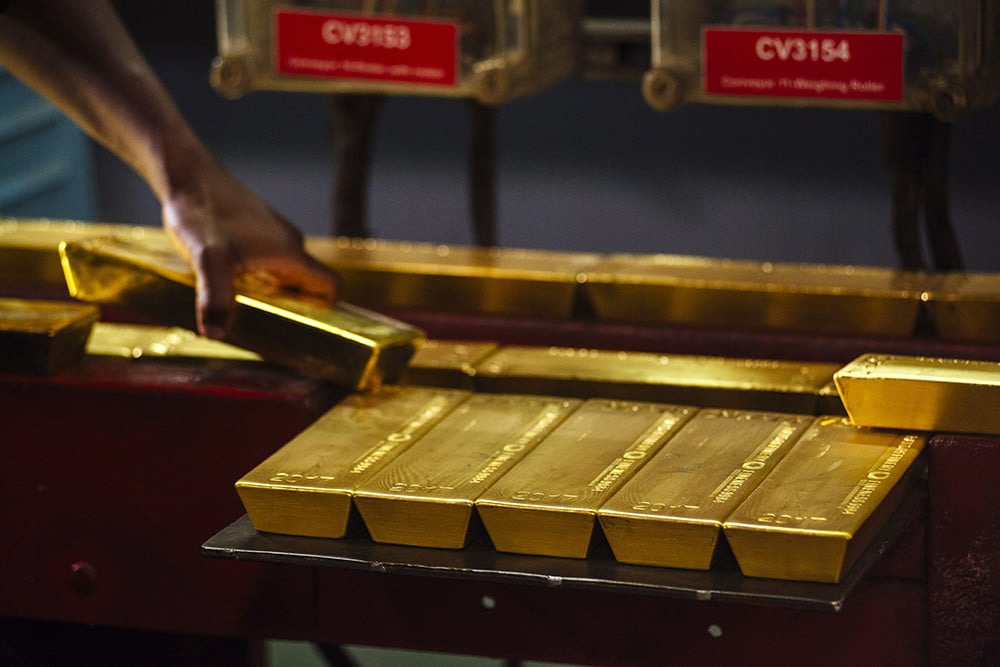 Gold Melemah Usai The Fed Tahan Suku Bunga