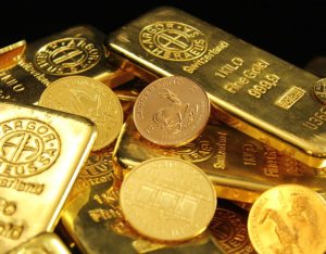 Gold Tertekan, Dolar Kembali Menguat